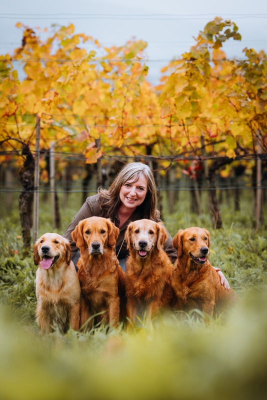 Gabi mit ihren Hunden am 13. Oktober 2022 (©Foto: Rahel Keller)